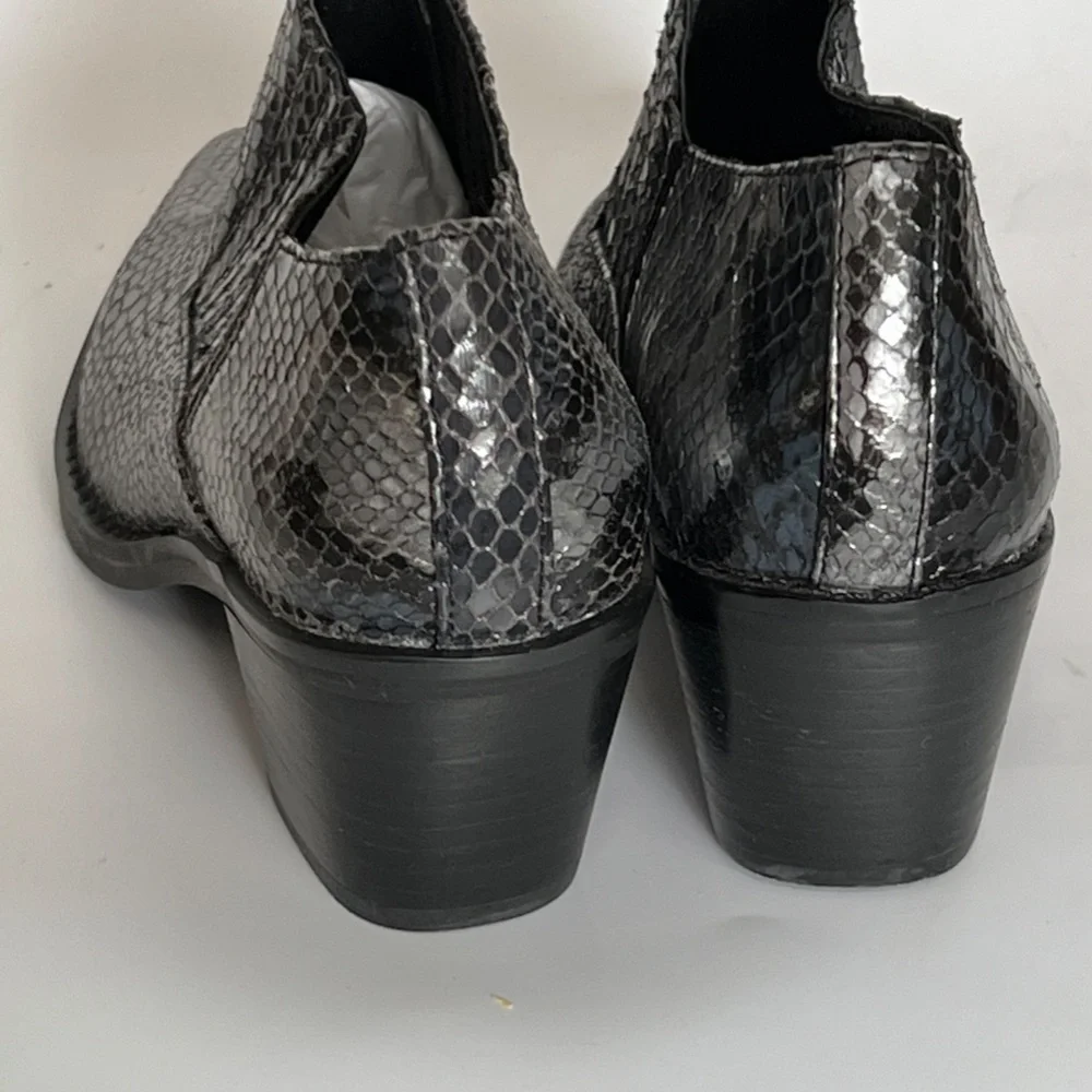 Very Volatile Ankle Boots Shiny Snake Print NWT - Picture 5 of 9